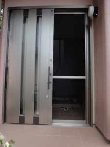 【東京都新宿区】「WEST」玄関の鍵交換の画像イメージ
